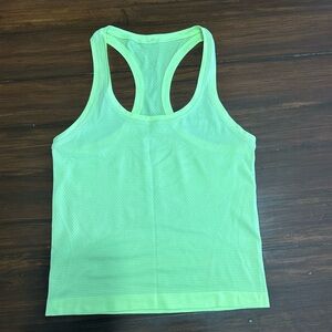 lululemon, swiftly tech tank, race length, size 4, faded zap (yellow)